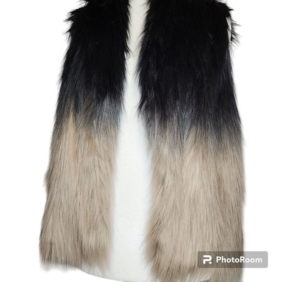 #066. NWT Black and Tan Ombre Faux Fur Vest-Buffalo by David Bitton - Picture 3 of 9